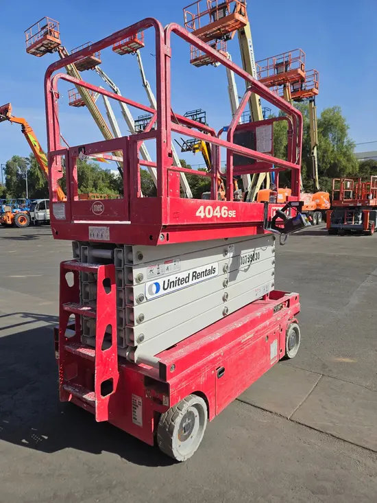 2018 MEC 4046SE Scissor Lift