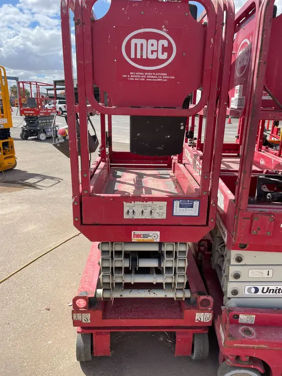 2017 MEC 1330SE Scissor Lift