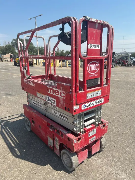 2019 MEC 1930SE Scissor Lift