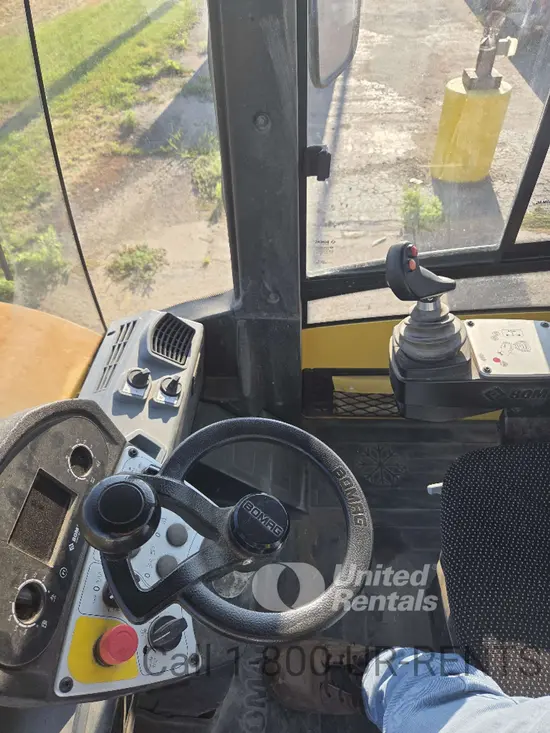 2021 BOMAG BW211D-5 Single Drum Roller
