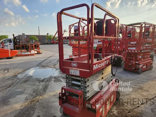 2018 MEC MICRO 19 Scissor Lift