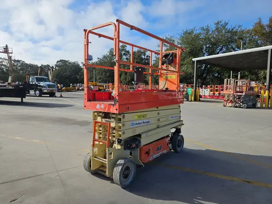 2017 JLG 2632ES Scissor Lift