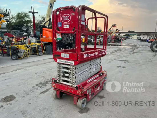 2018 MEC MICRO 19 Scissor Lift