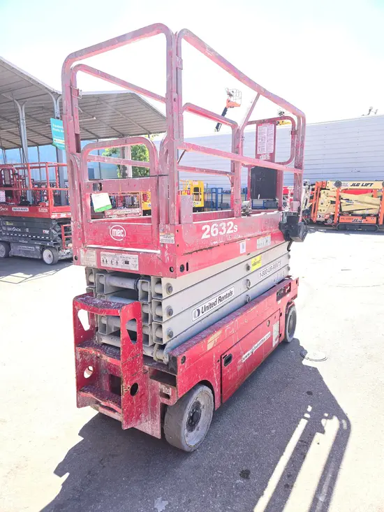 2017 MEC 2632SE Scissor Lift