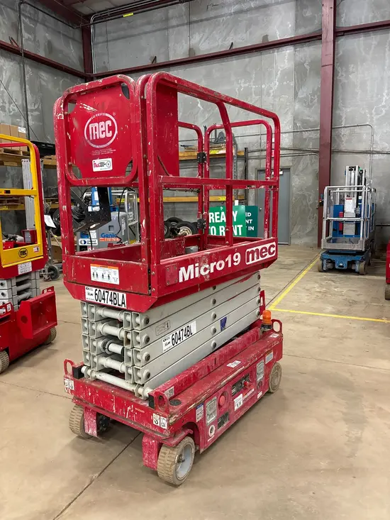 2018 MEC MICRO 19 Scissor Lift