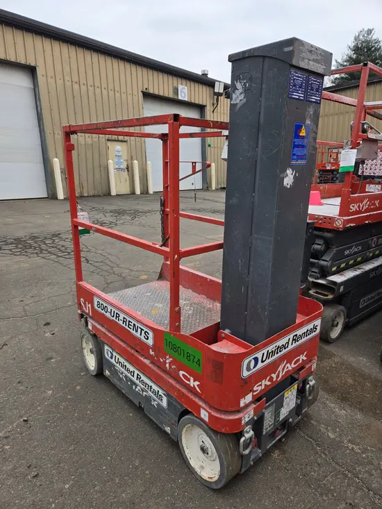 2018 Skyjack SJ12 Self-Propelled One-Person Lift