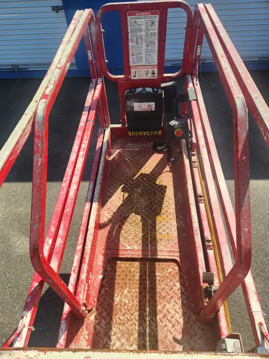 2018 MEC 1930SE Scissor Lift