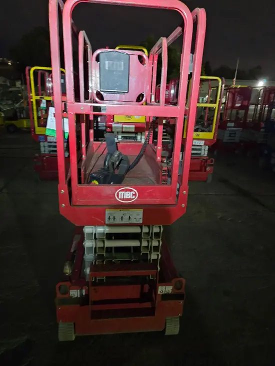2019 MEC MICRO 19 Scissor Lift