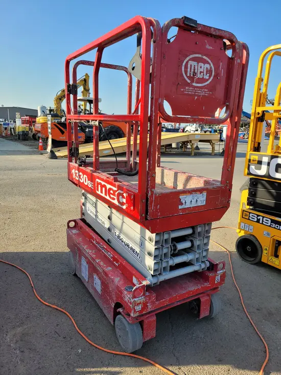 2017 MEC 1330SE Scissor Lift