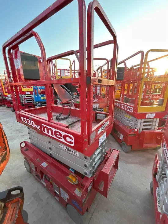 2019 MEC 1330SE Scissor Lift