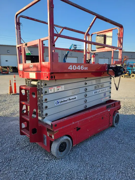 2018 MEC 4046SE Scissor Lift