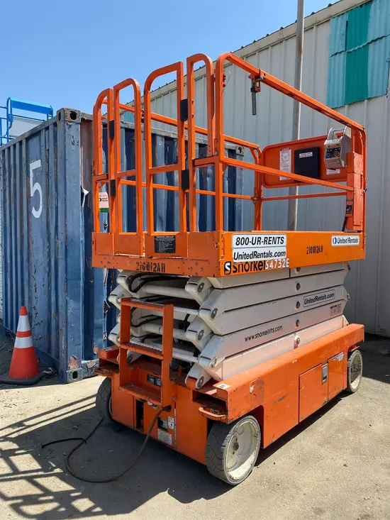 2018 Snorkel S4732E Scissor Lift