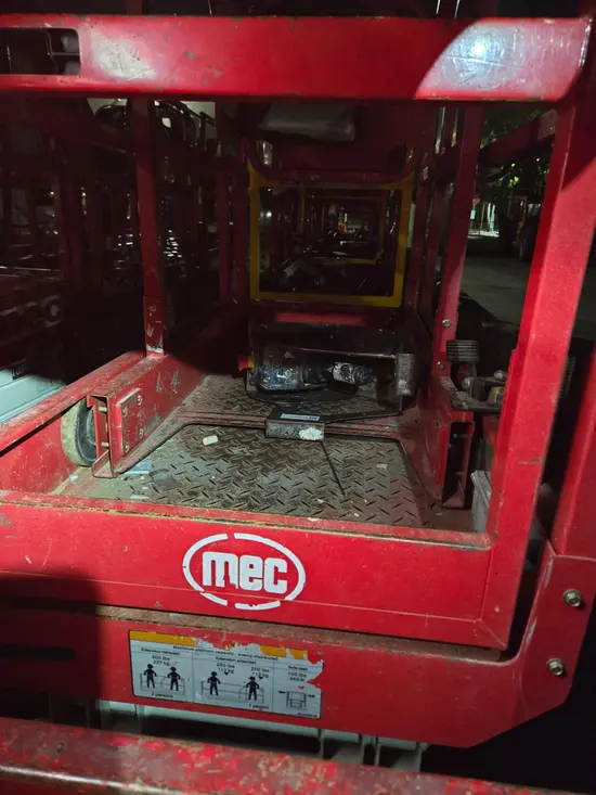 2019 MEC MICRO 19 Scissor Lift