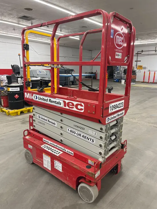 2019 MEC MICRO 19 Scissor Lift
