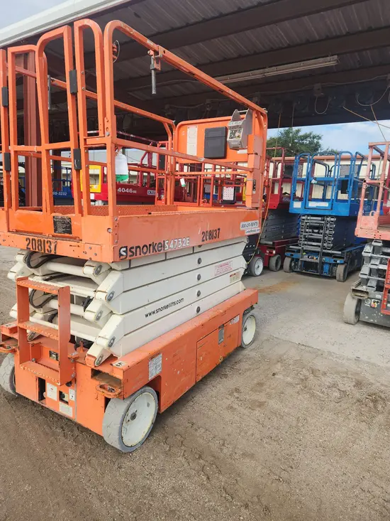 2018 Snorkel S4732E Scissor Lift