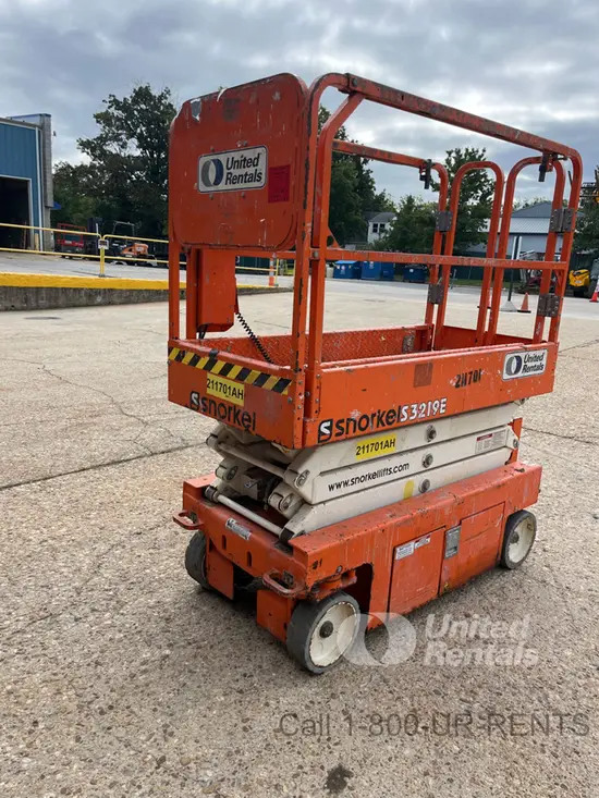 2018 Snorkel S3219E Scissor Lift