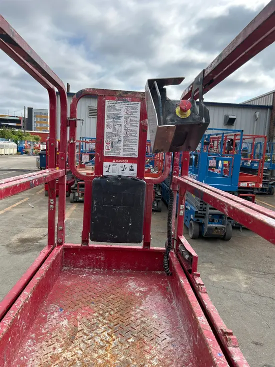 2017 MEC 1930SE Scissor Lift