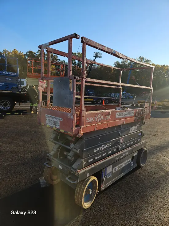 2017 Skyjack SJIII3226 Scissor Lift