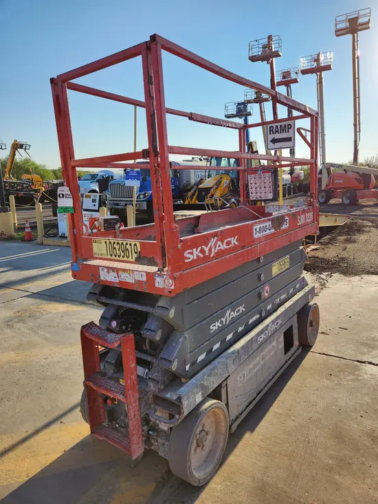 2017 Skyjack SJIII3226 Scissor Lift