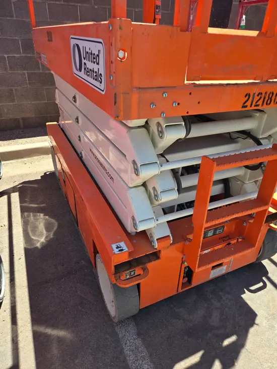 2018 Snorkel S4732E Scissor Lift