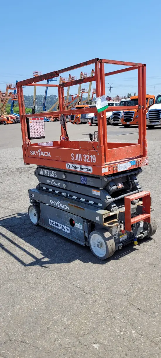 2018 Skyjack SJIII3219 Scissor Lift