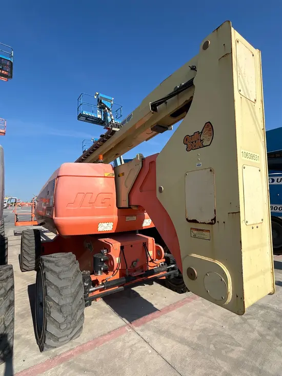 2017 JLG 800AJ Articulating Boom Lift