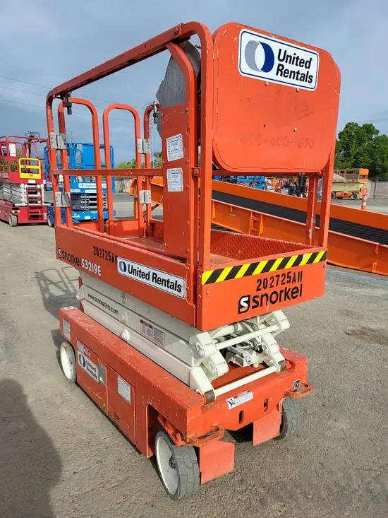 2018 Snorkel S3219E Scissor Lift