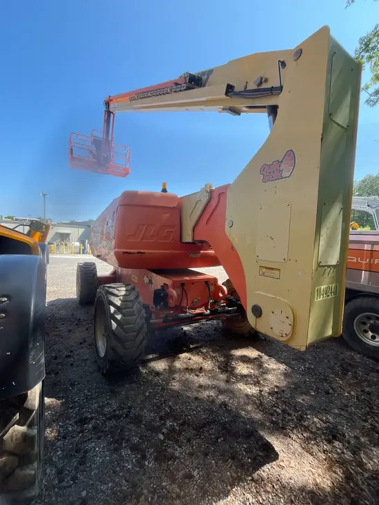 2016 JLG 800AJ Articulating Boom Lift