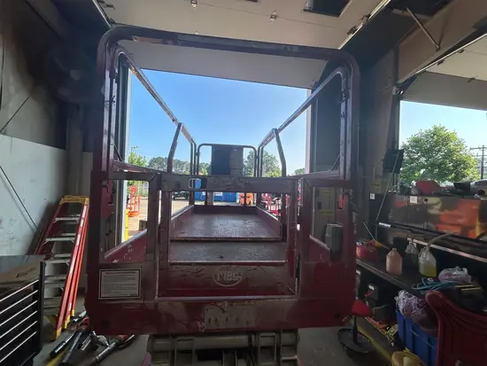 2017 MEC 4046SE Scissor Lift