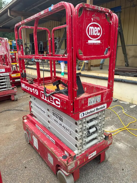 2018 MEC MICRO 19 Scissor Lift