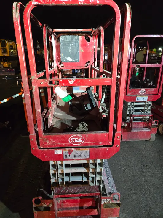 2019 MEC MICRO 19 Scissor Lift