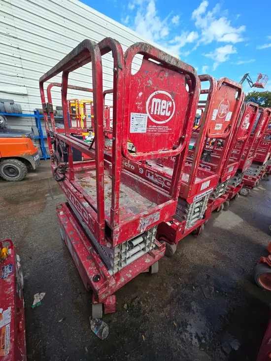 2017 MEC 1330SE Scissor Lift