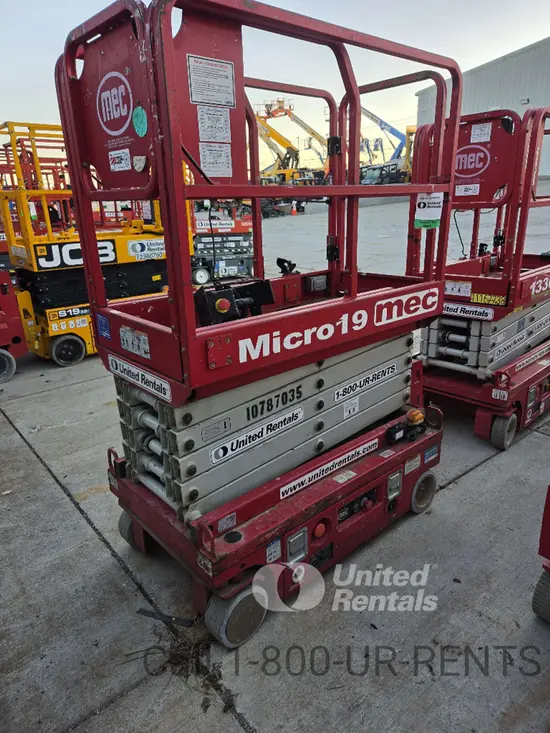 2018 MEC MICRO 19 Scissor Lift