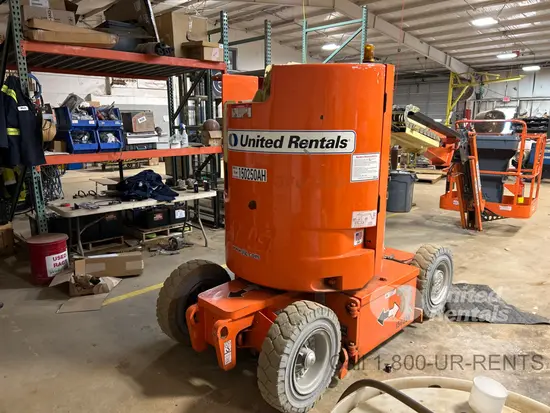2015 JLG E300AJP Articulating Boom Lift