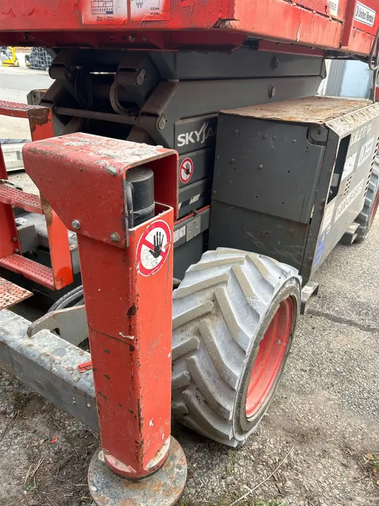 2017 Skyjack SJ6832RT Rough Terrain Scissor Lift