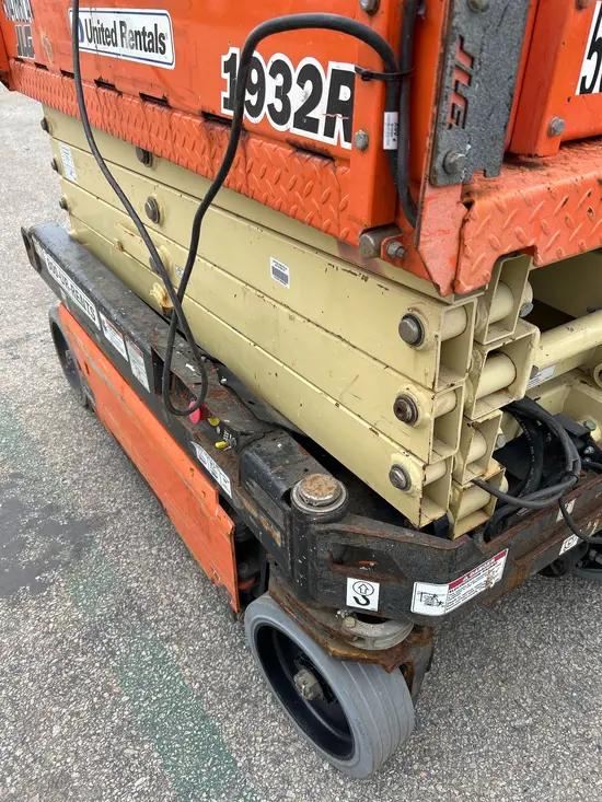 2017 JLG 1932R Scissor Lift