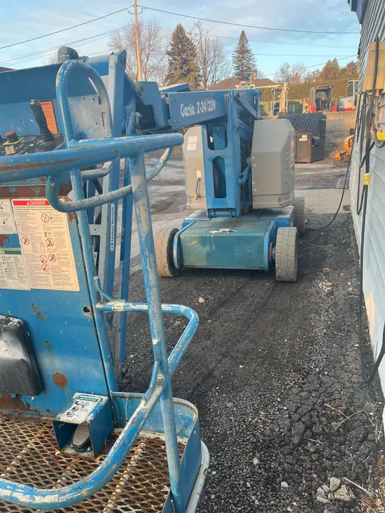 2014 Genie Z-34/22N Articulating Boom Lift