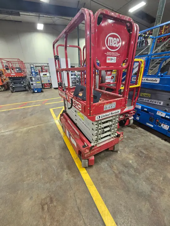 2018 MEC MICRO 19 Scissor Lift