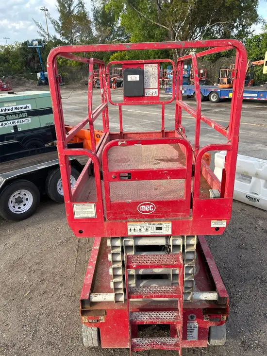 2017 MEC 3346SE Scissor Lift