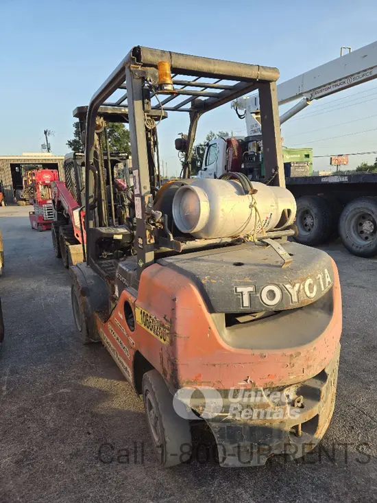 2017 Toyota 8FGU25 Warehouse Forklift