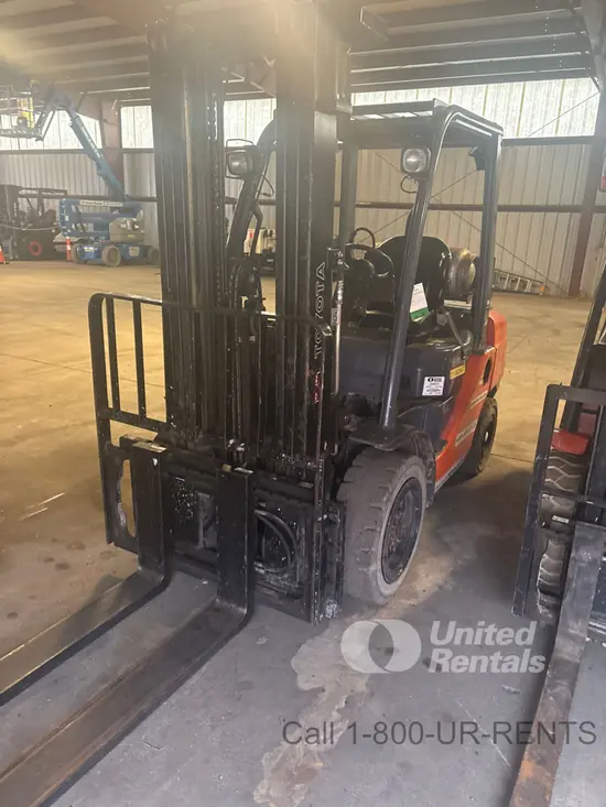 2020 Toyota 8FGU30 Warehouse Forklift