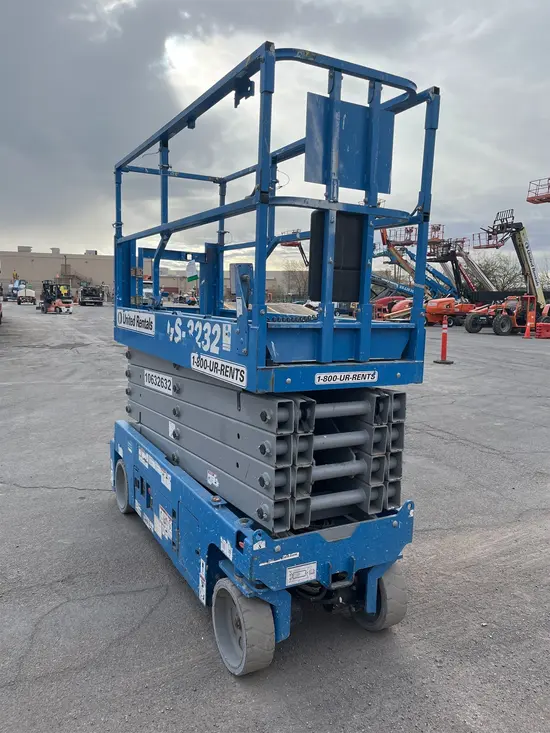2017 Genie GS-3232 Scissor Lift