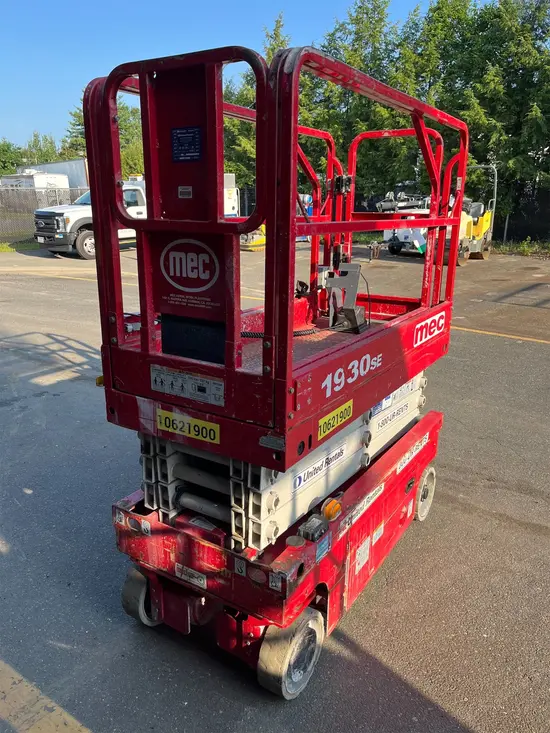 2017 MEC 1930SE Scissor Lift