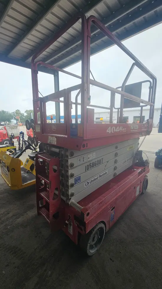 2017 MEC 4046SE Scissor Lift