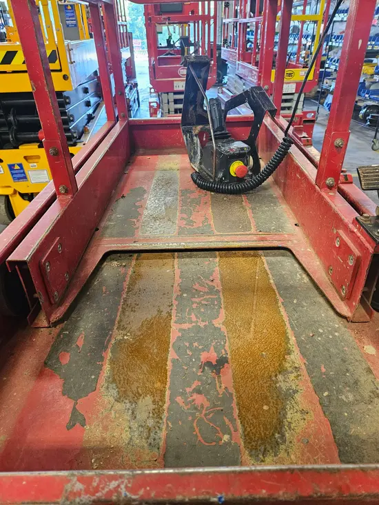 2018 MEC MICRO 19 Scissor Lift