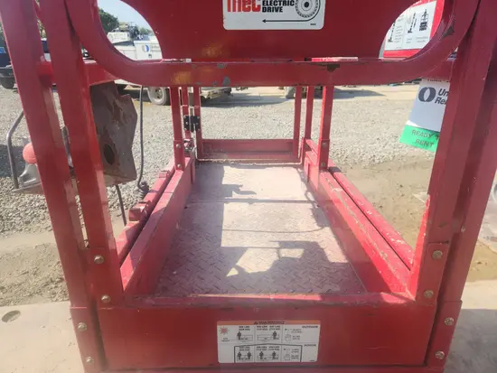 2018 MEC MICRO 19 Scissor Lift