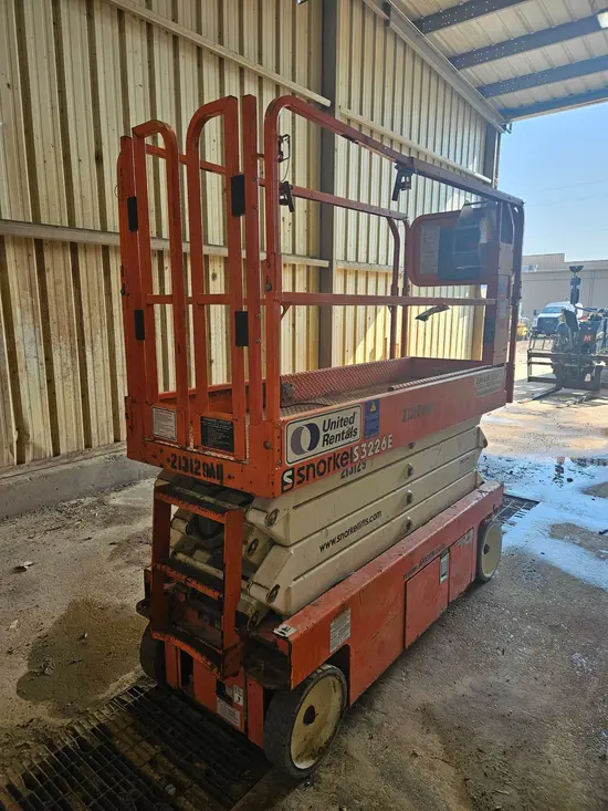 2018 Snorkel S3226E Scissor Lift