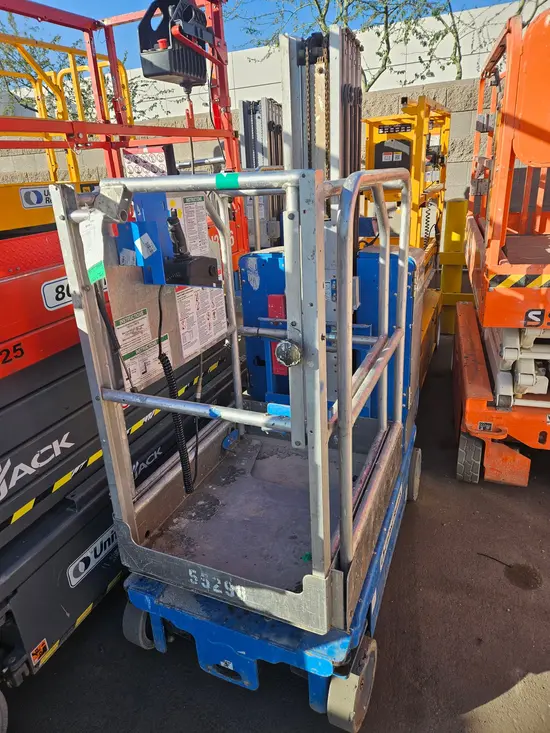 2017 Genie GR-20 Self-Propelled One-Person Lift