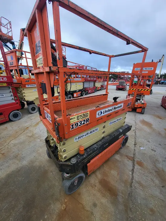 2018 JLG 1932R Scissor Lift