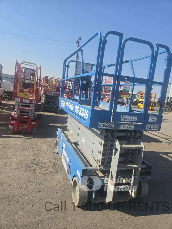 2018 Genie GS-3246 Scissor Lift
